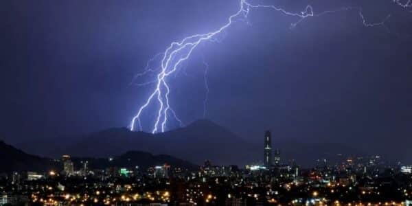 Lluvias en Santiago durante este lunes 27 de julio con posibles tormentas eléctricas