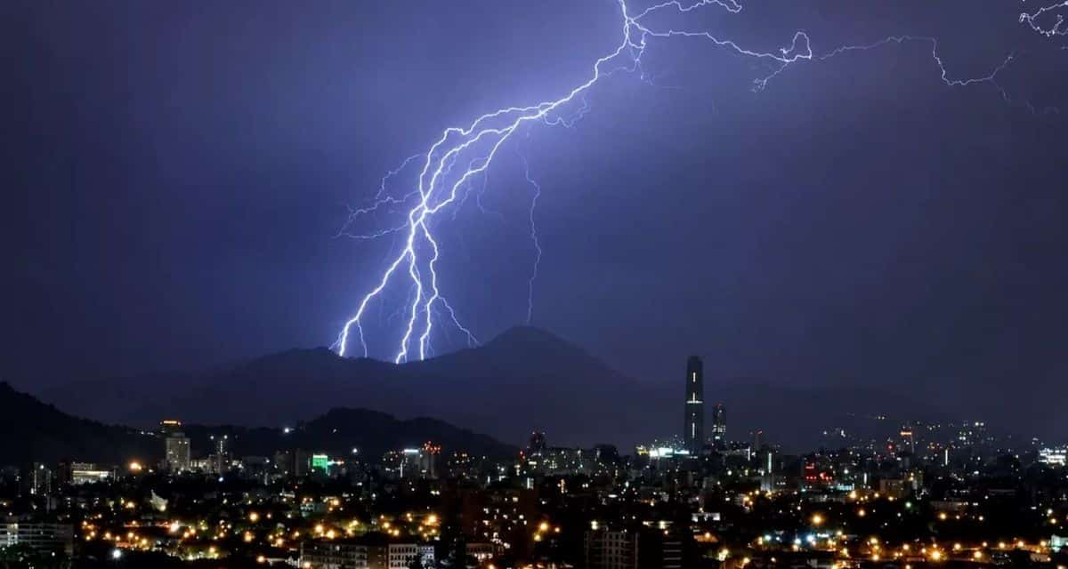 Lluvias en Santiago durante este lunes 27 de julio con posibles tormentas eléctricas
