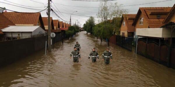 Alejandro Sepúlveda advierte por lluvias en la Región Metropolitana y revela las comunas con mayores acumulados