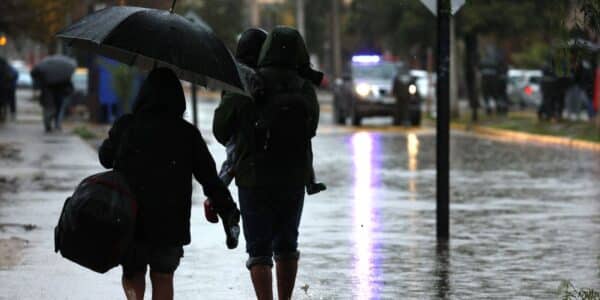 Lluvias en la Región Metropolitana podrían continuar sin pausa hasta el martes 21 de julio
