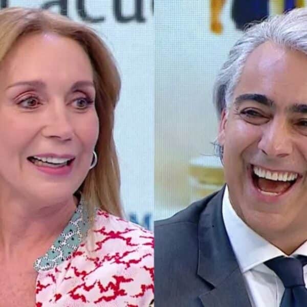 Marco Enríquez-Ominami posa con su hija Manuela, cuyo parecido con Karen Doggenweiler sorprendió en redes sociales