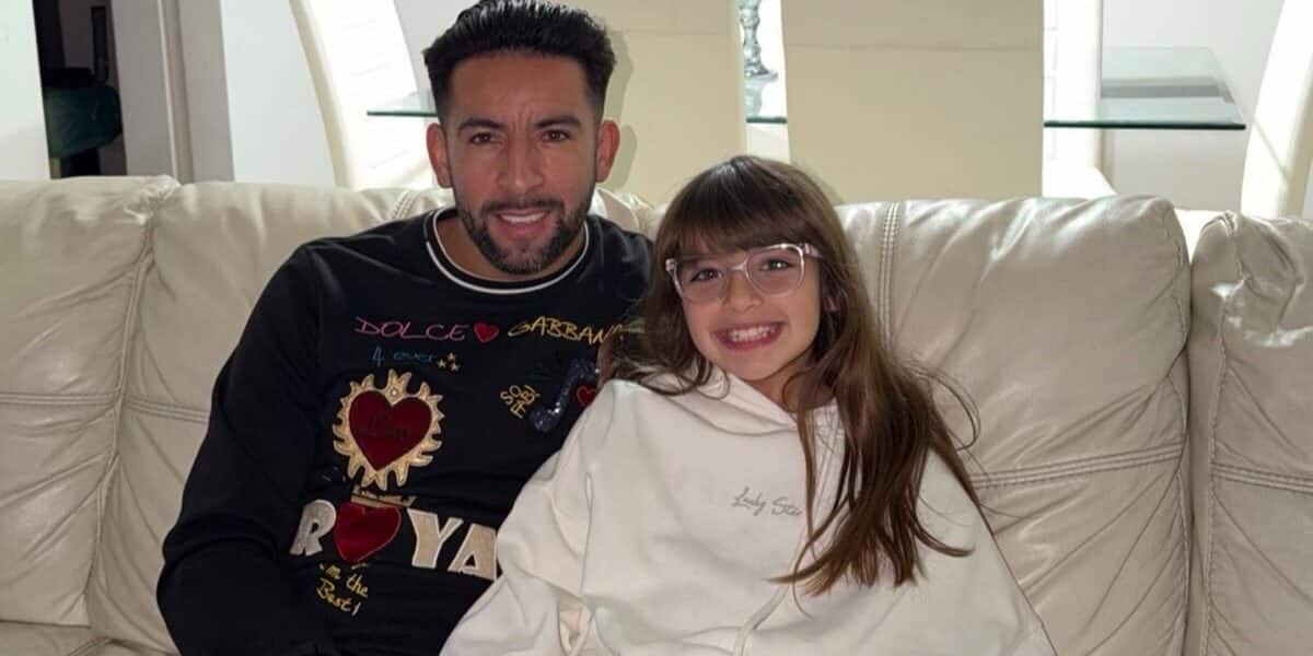 Mauricio Isla se despide de su hija Luz Elif antes de su viaje a Europa