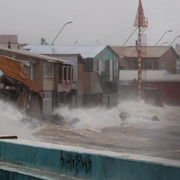 Meteotsunami en Penco provoca graves daños en viviendas del sector Cerro Verde durante el sistema frontal
