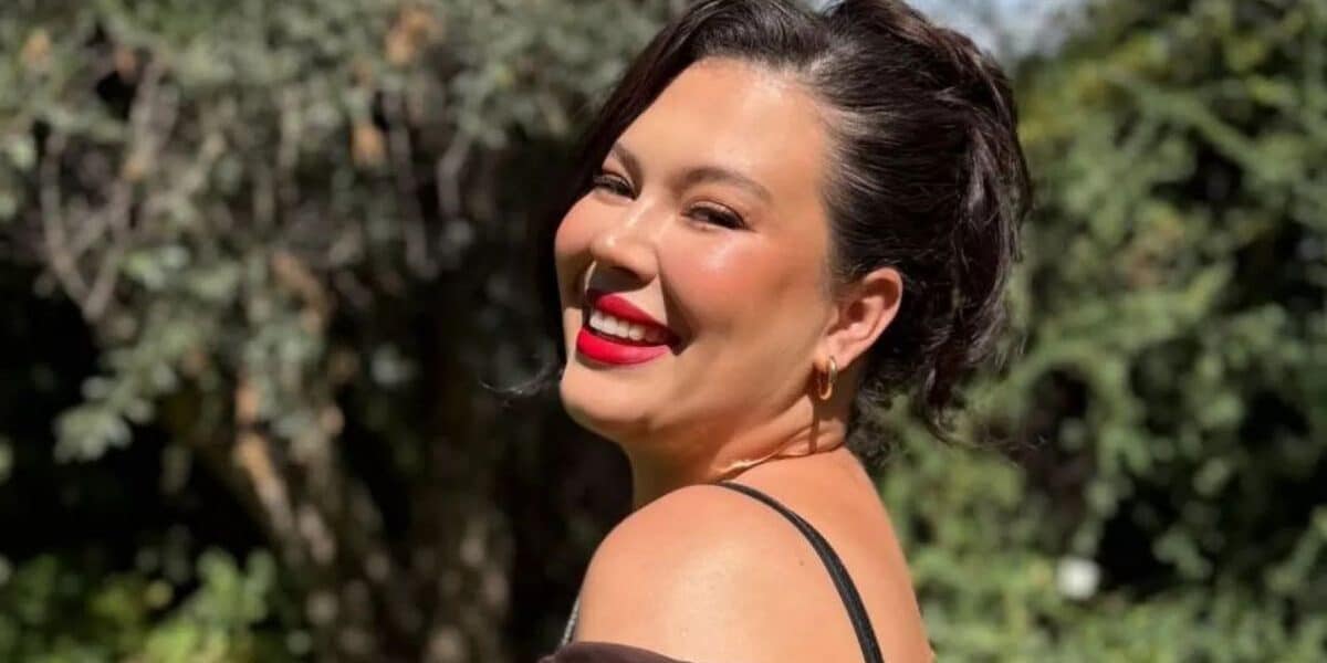 Michelle Carvalho muestra su transformación física con lencería negra en redes sociales