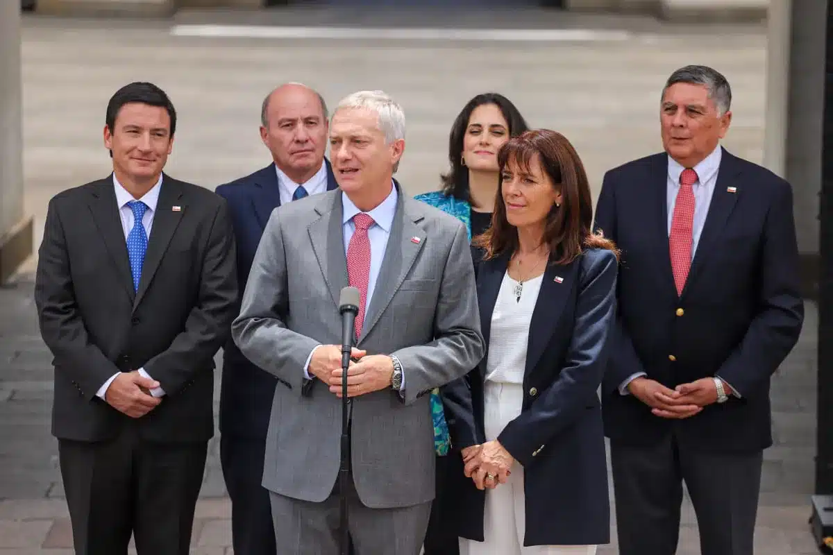Ministerio de la Mujer es denunciado ante Contraloría por eventuales irregularidades salariales