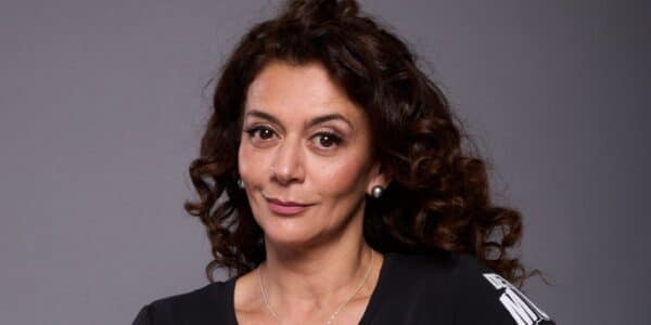 Paola Troncoso reclama contra CGE tras permanecer tres días sin suministro eléctrico en Talagante