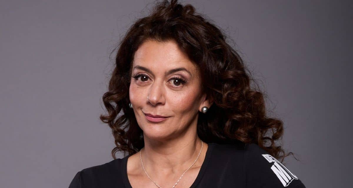 Paola Troncoso reclama contra CGE tras permanecer tres días sin suministro eléctrico en Talagante