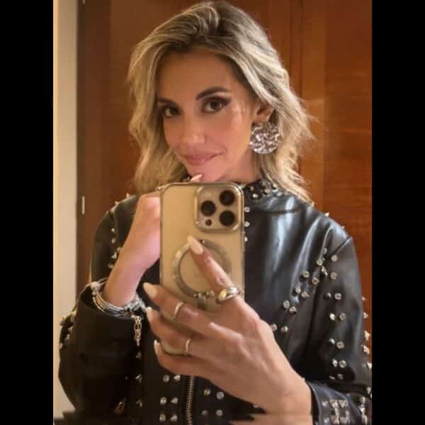 Rayen Araya aparece en atrevidas fotografías generadas con inteligencia artificial durante su descanso en Viña del Mar