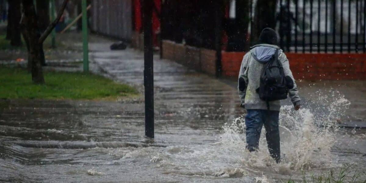 Sexto sistema frontal en Chile afectará a diez regiones con precipitaciones y ráfagas intensas