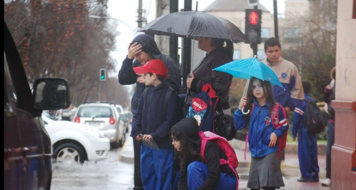 Suspensión de clases por sistema frontal y río atmosférico categoría 5 en comunas de Coquimbo y Biobío