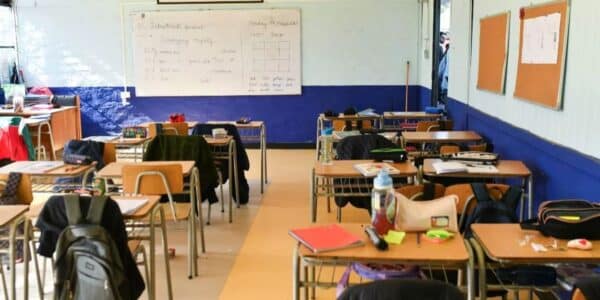 Suspensión de clases en nueve regiones de Chile debido al intenso sistema frontal