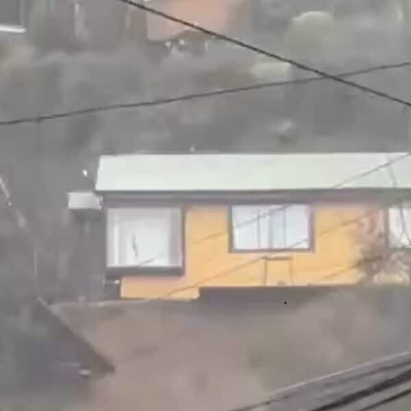 Temporal en Corral provoca remociones en masa y deja viviendas al borde del colapso en el sector El Boldo