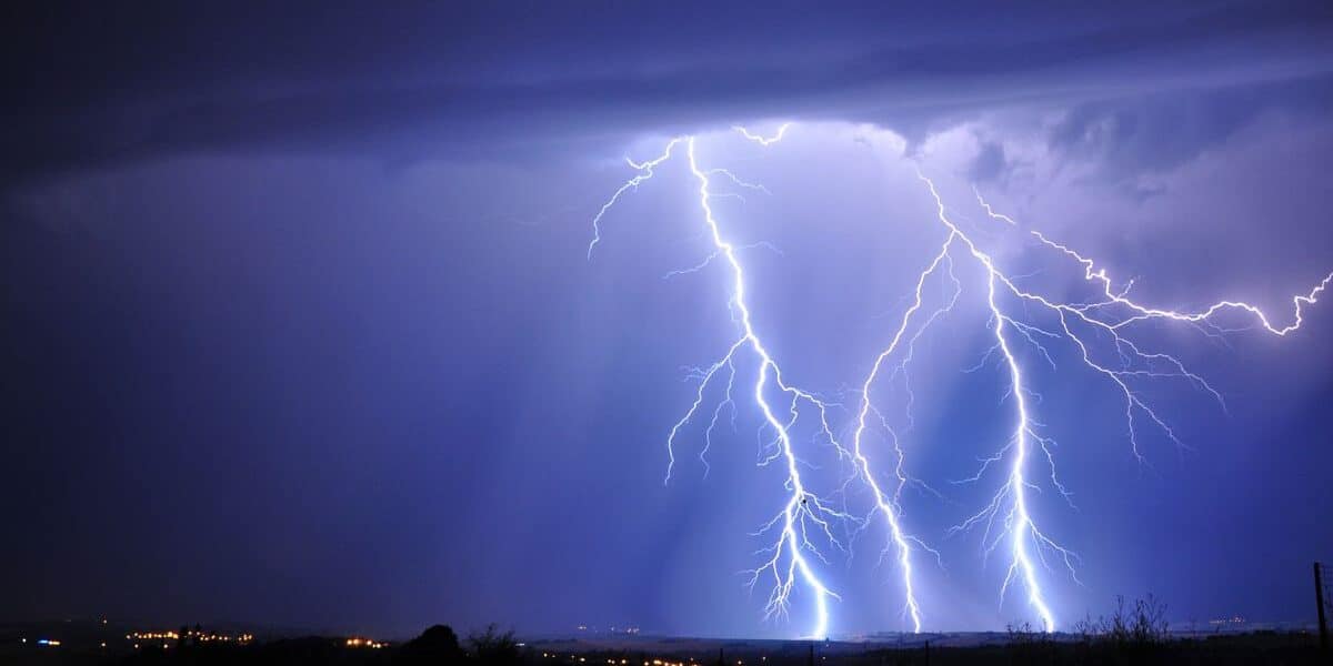 Tormentas eléctricas pronosticadas para cinco regiones de la zona centro-sur de Chile