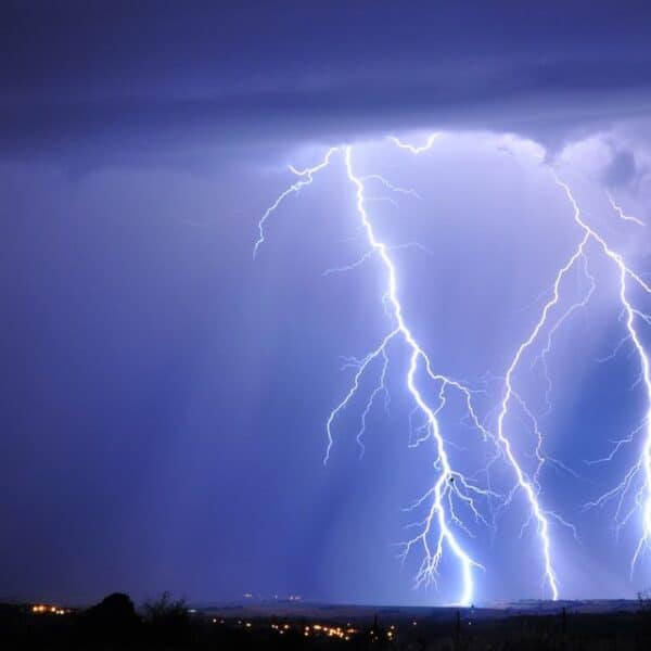 Tormentas eléctricas pronosticadas para cinco regiones de la zona centro-sur de Chile