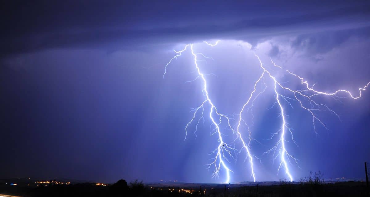 Tormentas eléctricas pronosticadas para cinco regiones de la zona centro-sur de Chile