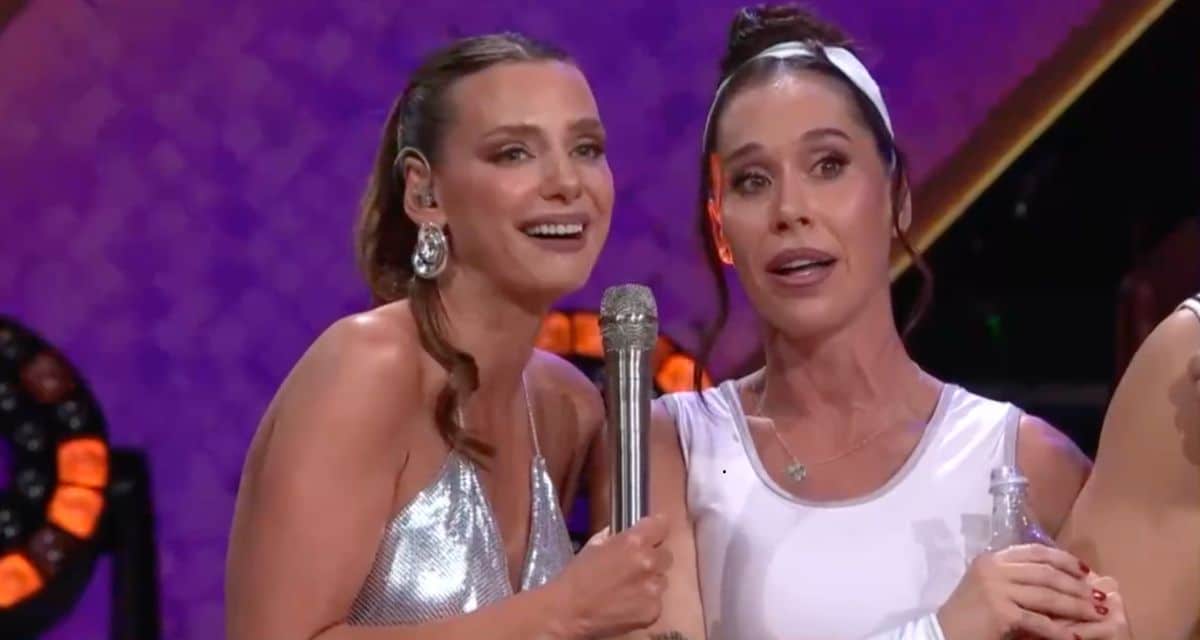 Vale Roth exhibe en Fiebre de Baile una ecografía 3D de su bebé durante su tercer embarazo