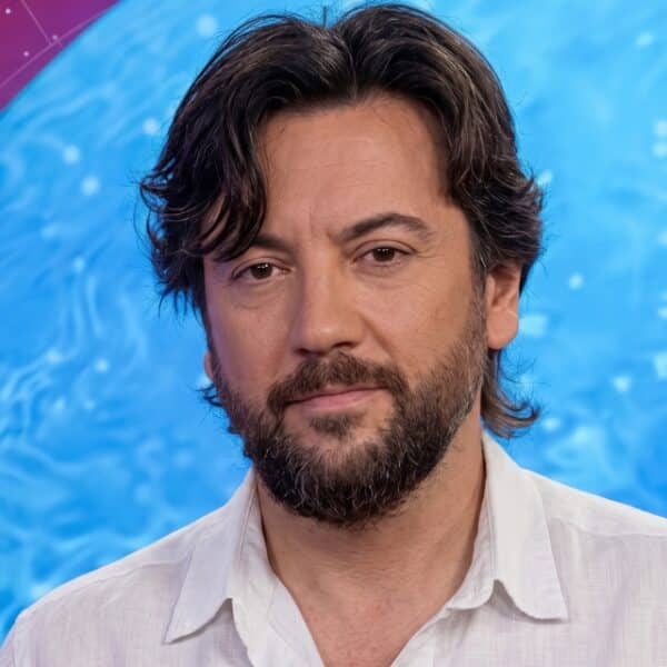 Álvaro Santi predice embarazo de famosa.