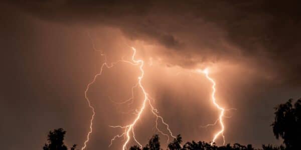 Aviso por tormentas eléctricas emitido para sectores de las regiones de Los Lagos y Aysén