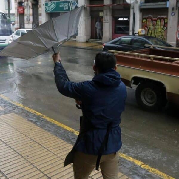 Aviso por viento emitido por Meteorología ante rachas de hasta 80 km/h en siete regiones de Chile