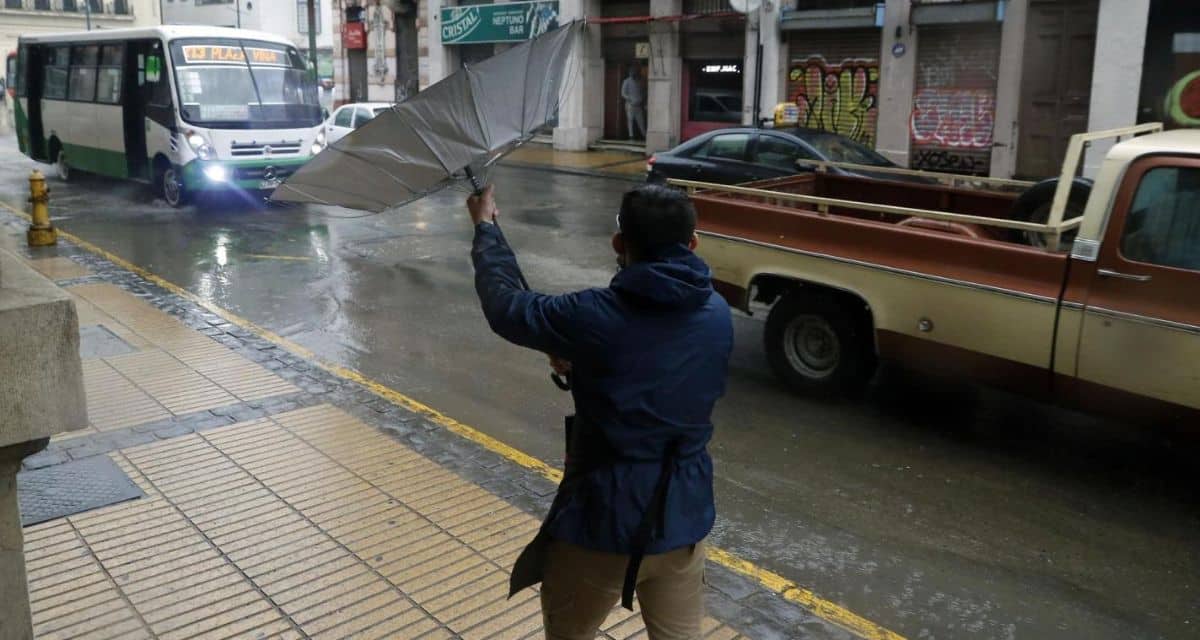 Aviso por viento emitido por Meteorología ante rachas de hasta 80 km/h en siete regiones de Chile