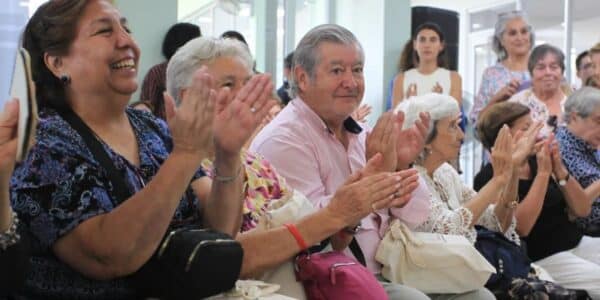 Bonos para adultos mayores en Chile y beneficios económicos que pueden recibir durante 2026