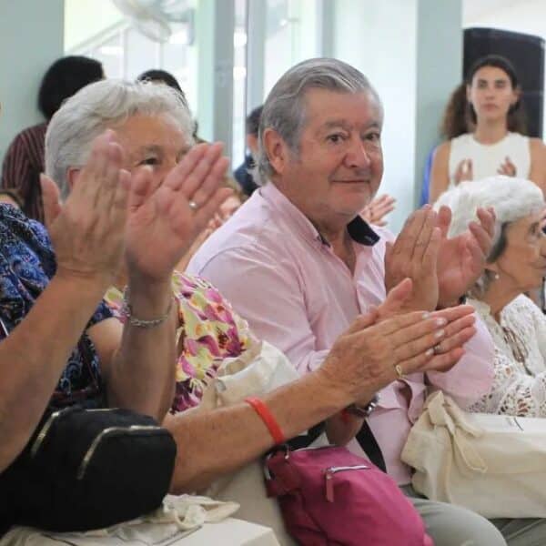 Bonos para adultos mayores en Chile y beneficios económicos que pueden recibir durante 2026
