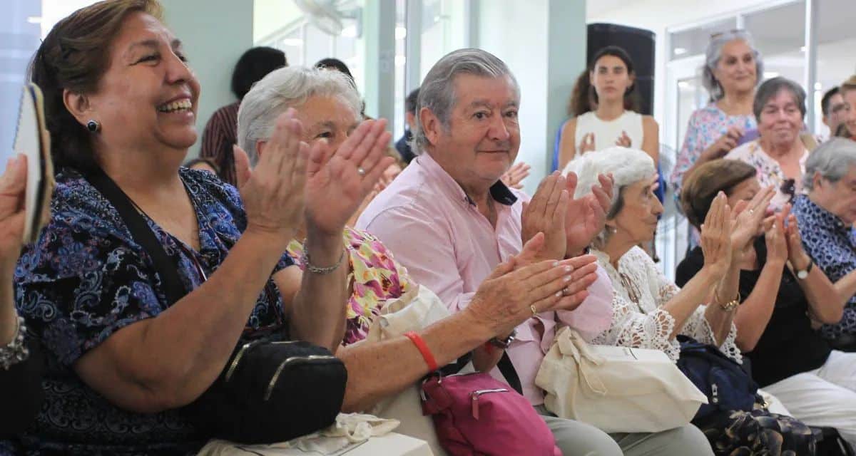 Bonos para adultos mayores en Chile y beneficios económicos que pueden recibir durante 2026