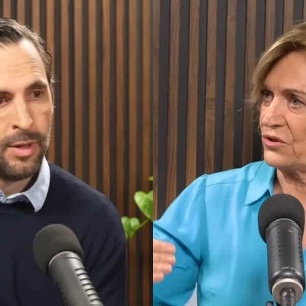 Evelyn Matthei responde entre risas una pregunta de Daniel Matamala sobre la eventual privatización de Codelco
