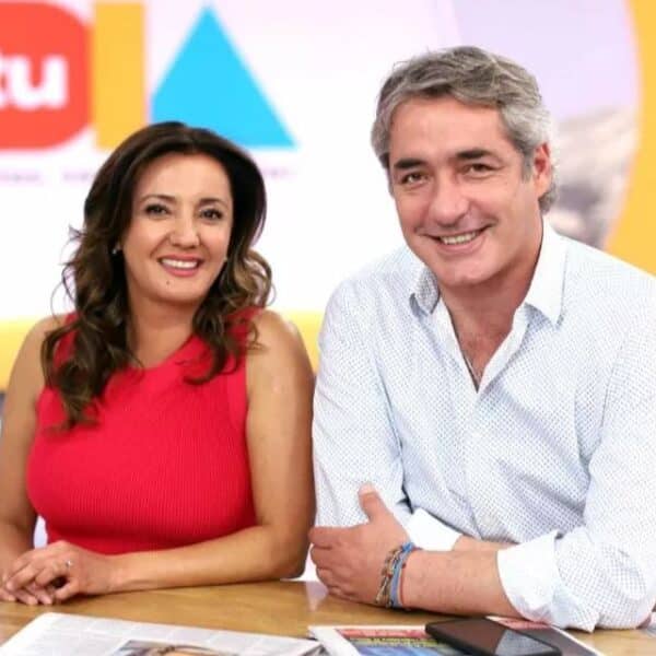 Fabián Morales en Tu Día realizando su primer despacho como notero del matinal de Canal 13