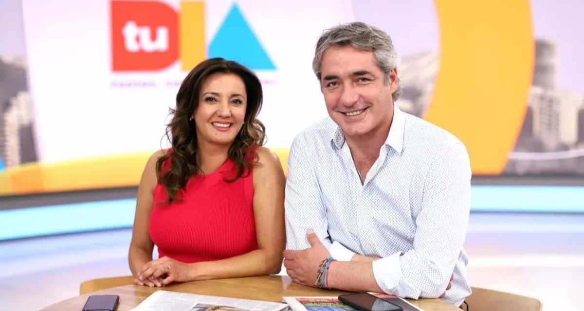 Fabián Morales en Tu Día realizando su primer despacho como notero del matinal de Canal 13