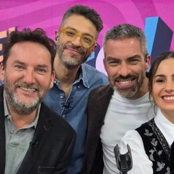 Jon Reyes permanece fuera de pantalla mientras sus compañeros de Tevex aclaran los rumores sobre su ausencia