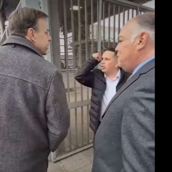 Matías Toledo y Germán Codina durante una controversia por la seguridad de Puente Alto