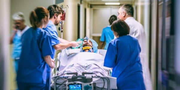 Ranking de hospitales públicos 2025 posiciona a la Posta Central como el recinto con mejor desempeño de Chile