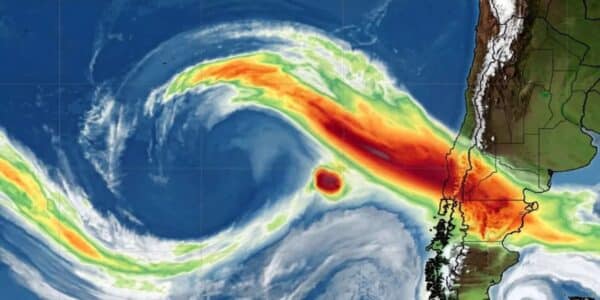 Sistema frontal en la zona central avanza con un río atmosférico y precipitaciones en varias ciudades