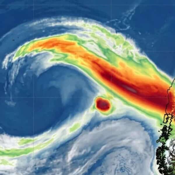 Sistema frontal en la zona central avanza con un río atmosférico y precipitaciones en varias ciudades