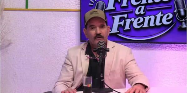 Vasco Moulian amenaza en vivo a Nicolás Larrain.