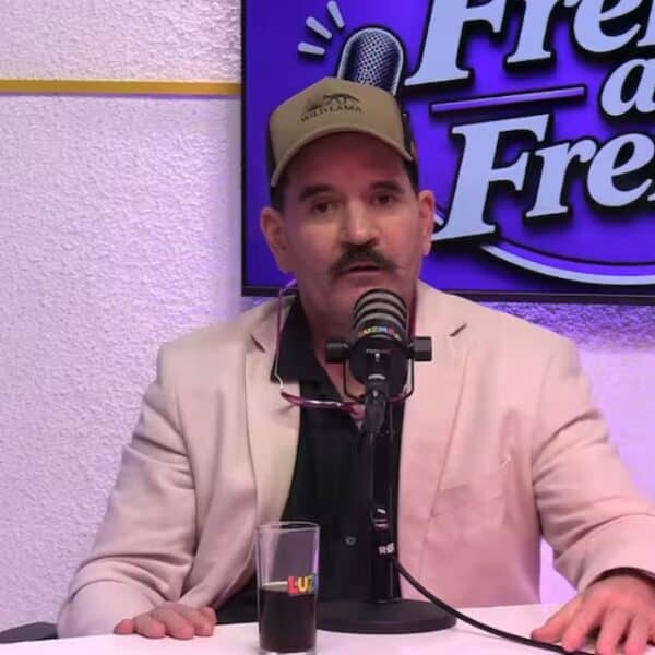 Vasco Moulian amenaza en vivo a Nicolás Larrain.