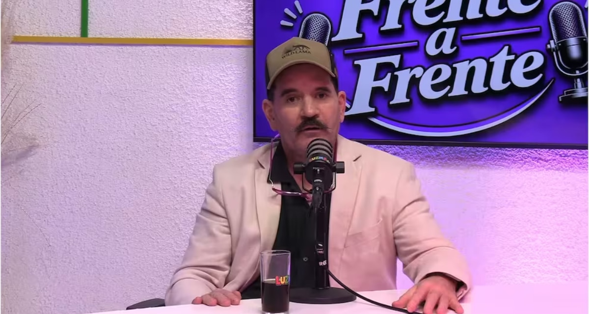 Vasco Moulian amenaza en vivo a Nicolás Larrain.