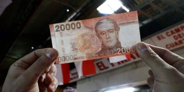 billete de 20.000 con falla.