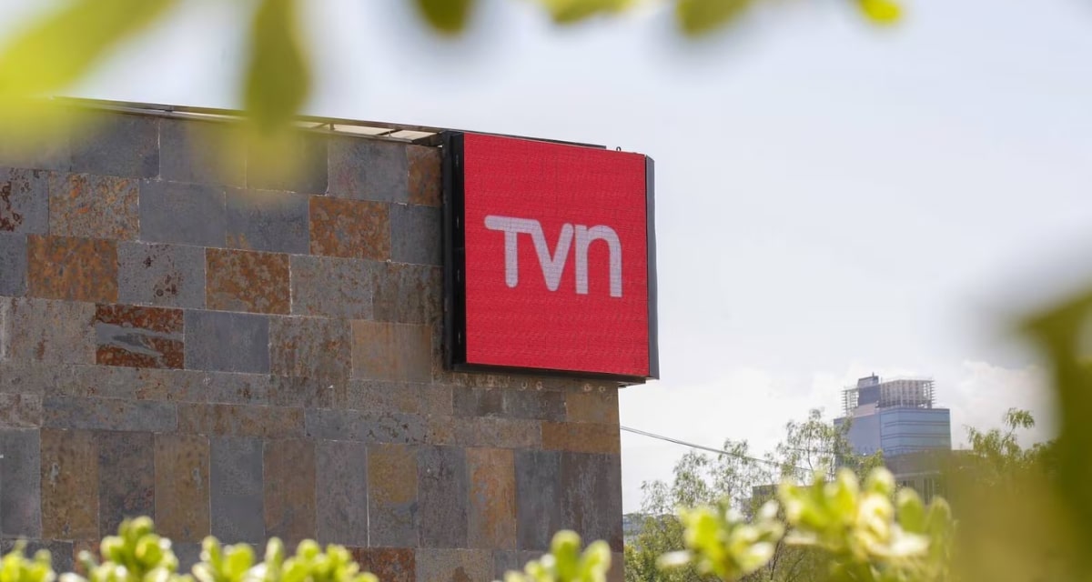 Kevin Felgueras y acoso laboral en TVN relatando su despido en podcast