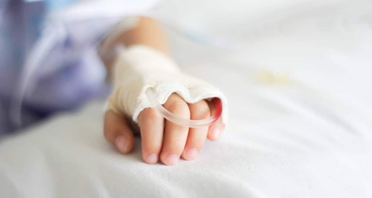 Niño de 5 años fue hospitalizado en Viña del Mar con presencia de cocaína en su organismo y su padre quedó detenido