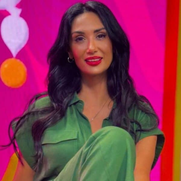 Pamela Díaz posando ante las cámaras previo a su inminente salida del programa farandulero de Canal 13.