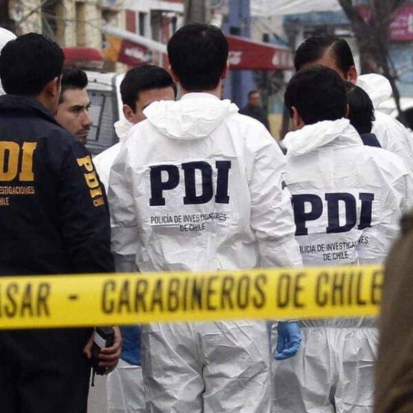 Peritajes de la PDI tras parricidio en San Joaquín en Vicuña Mackenna