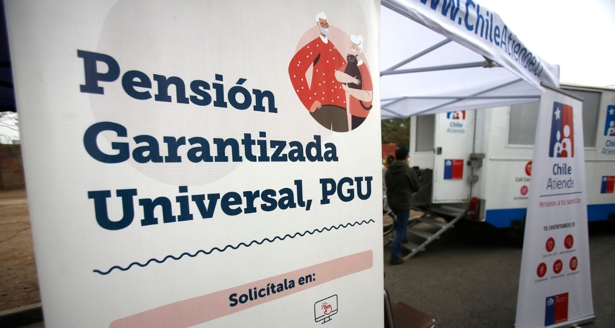 Diputados republicanos proponen entregar la Pensión Garantizada Universal de forma automática