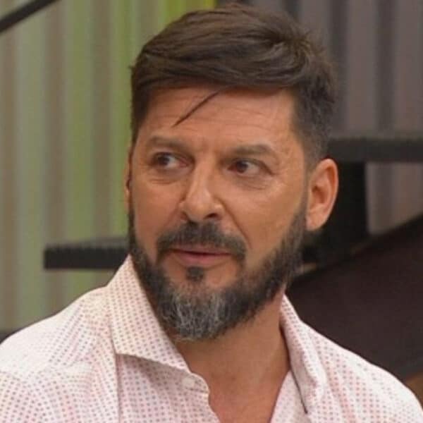 Rafael Cavada fue citado a una reunión con la jefatura de Chilevisión tras ser sacado del aire en el noticiero del sábado
