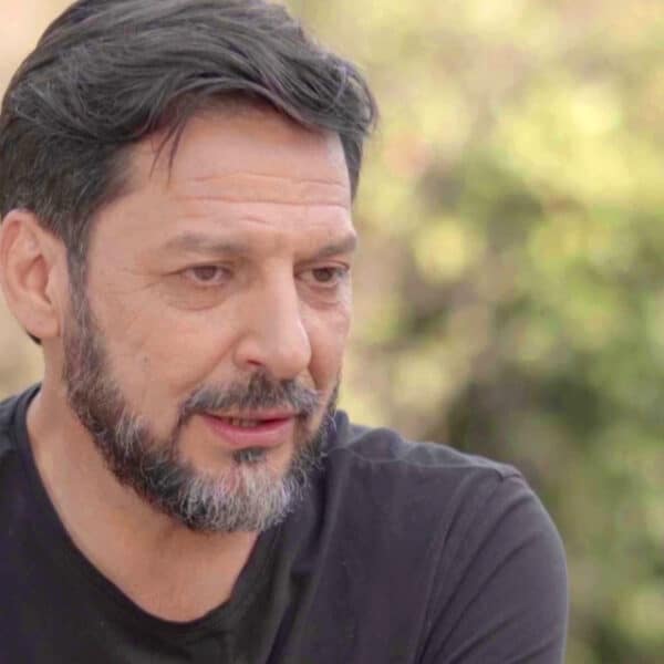 Rafael Cavada, periodista de Chilevisión, en el centro de la polémica tras su salida del noticiero del sábado