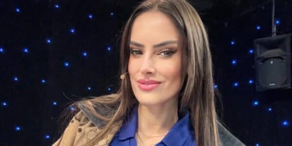 Adriana Barrientos fue despedida de Zona Latina tras denuncia por Ley Karin y conflicto con Javier Fernández; Paula Escobar la reemplazará en Zona de Estrellas.