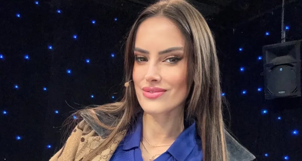 Adriana Barrientos fue despedida de Zona Latina tras denuncia por Ley Karin y conflicto con Javier Fernández; Paula Escobar la reemplazará en Zona de Estrellas.