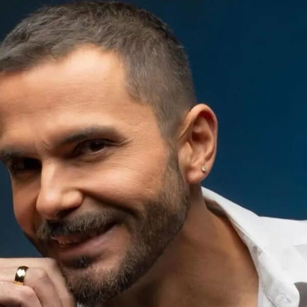 Álvaro Ballero sorprendió con una íntima foto junto a su nueva pareja, la veterinaria Valentina Schnitzer, acompañada de una romántica declaración y con los comentarios limitados