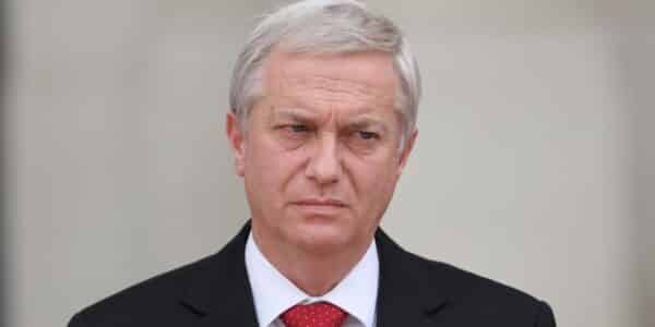 La aprobación de José Antonio Kast cayó a 34% en la encuesta Cadem, su nivel más bajo desde marzo, golpeada por la economía